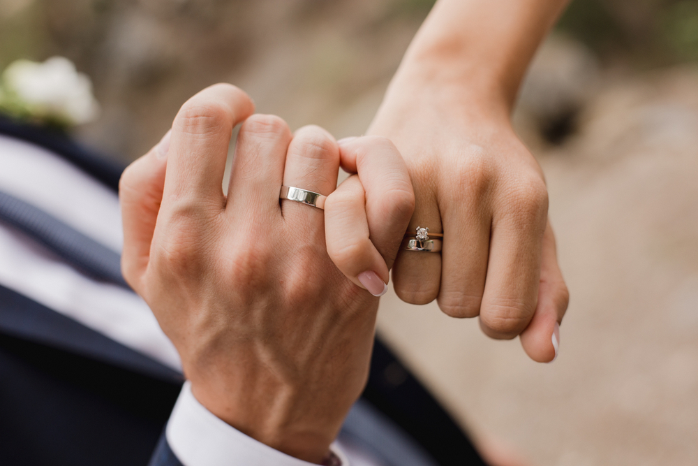 Ý nghĩa của nhẫn cưới trong hôn nhân là gì?